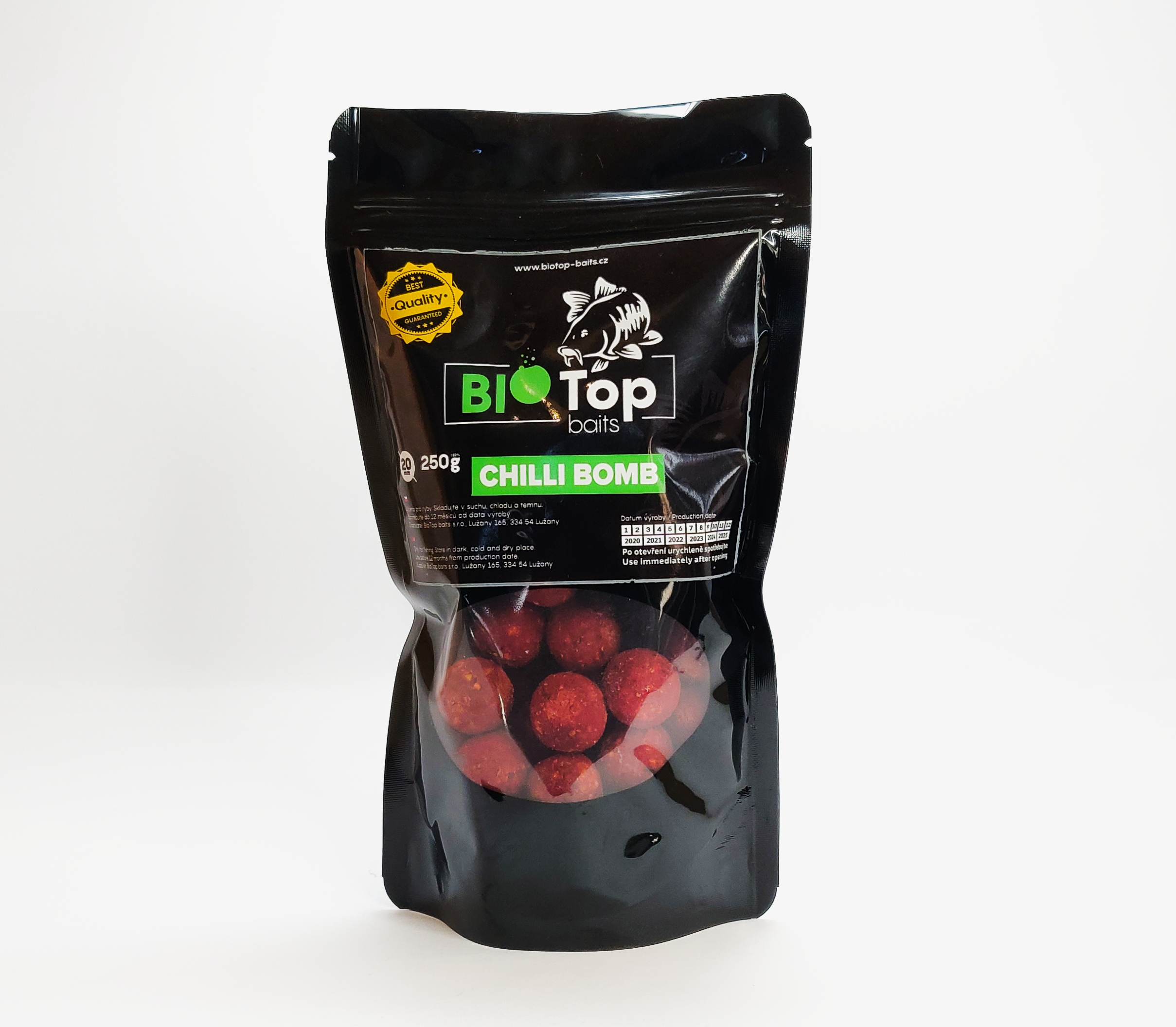 Boilies ChilliBomb ( Chilli / česnek / pepř )